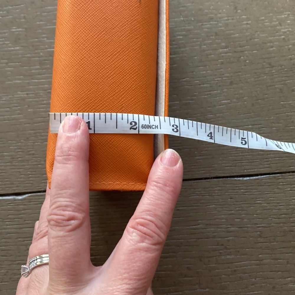 Tory Burch sun glass case - Picture 3 of 4